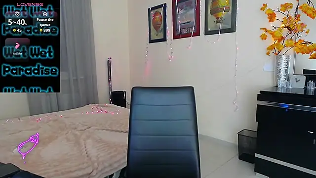 Lillianhot68 webcam