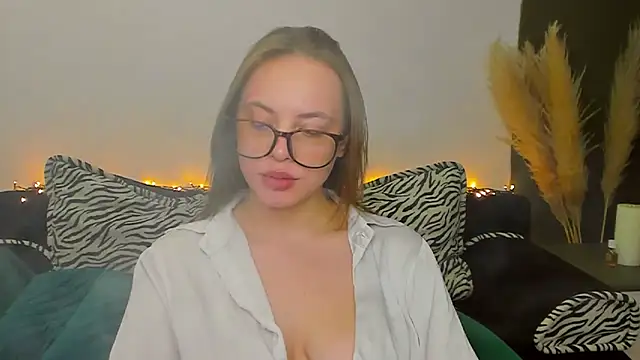 rora_skyline - Rora_skyline's free webcam - UK Sex Cams