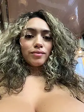 MaddisonBelucci webcam