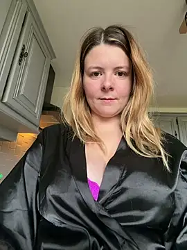 Webcam Model (Nina_blain)  is live.Free join now!