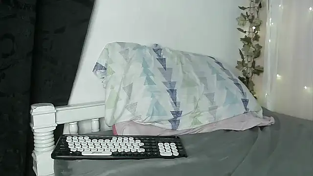 angelicahotparis18 webcam