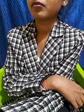 Webcam Model (Navya67)  is live.Free join now!