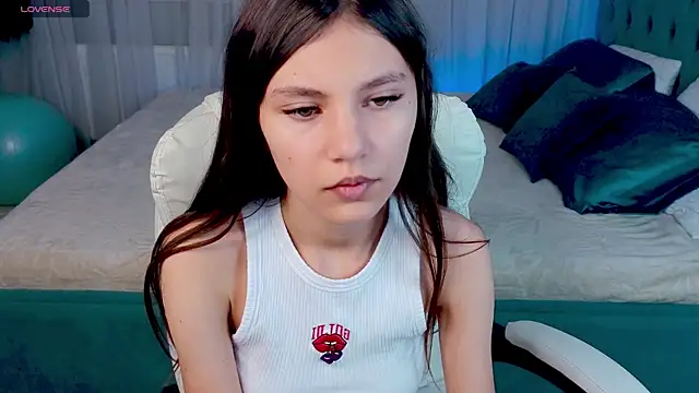 Little__Lunaa webcam