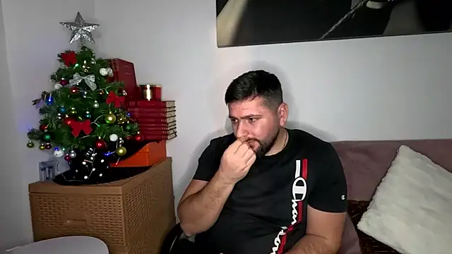 Gold_Alpha_Boy webcam