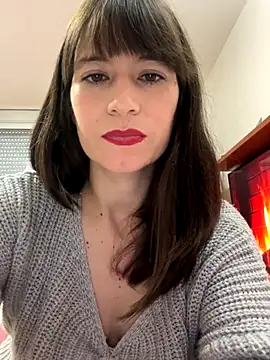 Webcam Model (AlanaRius18)  is live.Free join now!