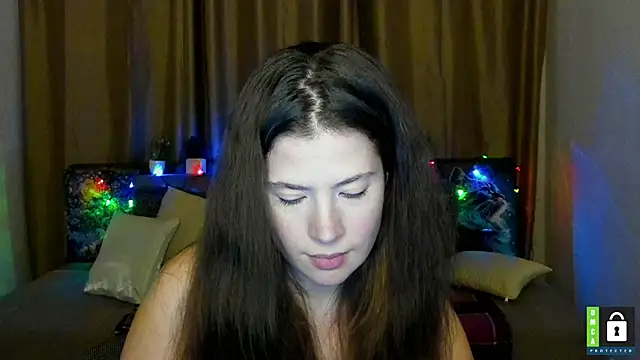 Alicia_redfollow webcam