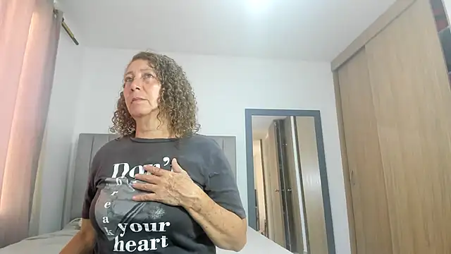 sarita_mature webcam