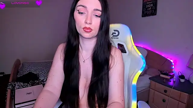 AdellaLoveX webcam