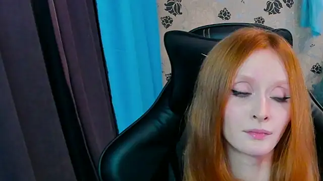 lakmsrrrmrrr - Lakmsrrrmrrr's free webcam