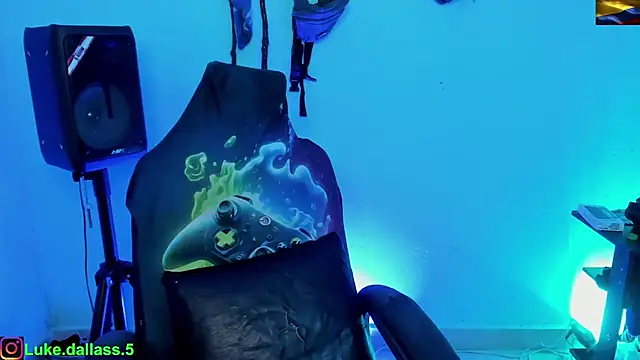 zeus_7777 - Zeus_7777's free webcam - UK Sex Cams