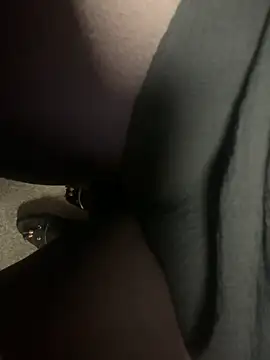 HiddenHoneyLDN webcam