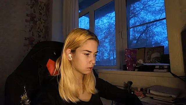 Witching_Moon webcam