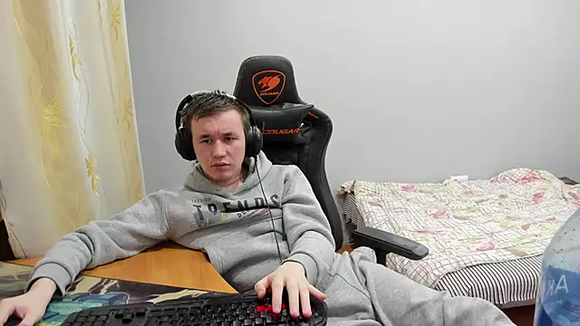 iliaskrislove - Iliaskrislove's free webcam - UK Sex Cams