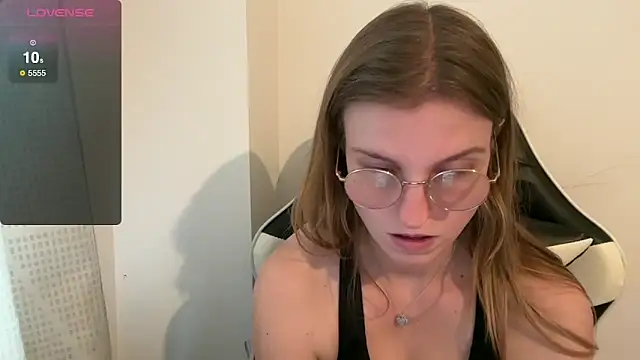 BustyKellyXXX webcam