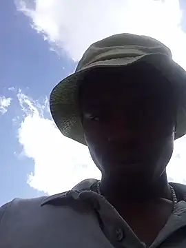 younggblackkCOCK19 webcam