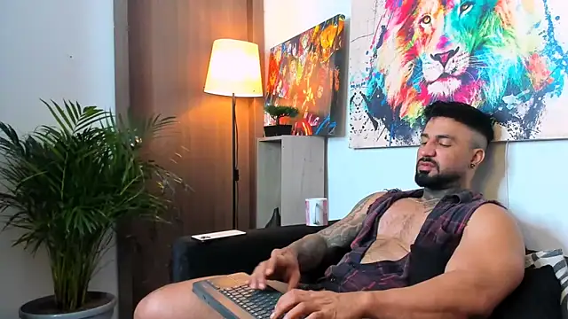 naugthy_dominant webcam