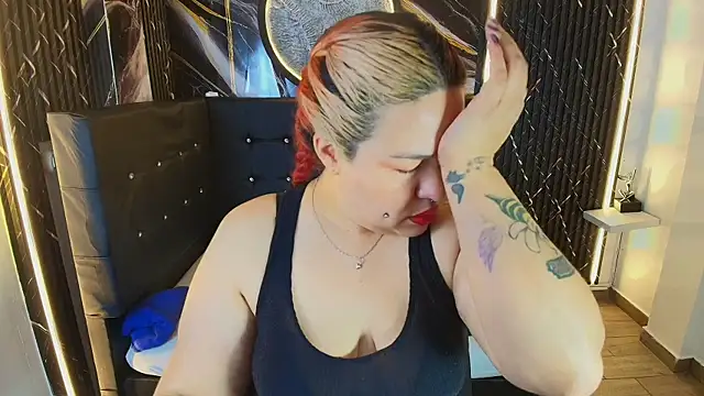 Bruja__Scarlata webcam