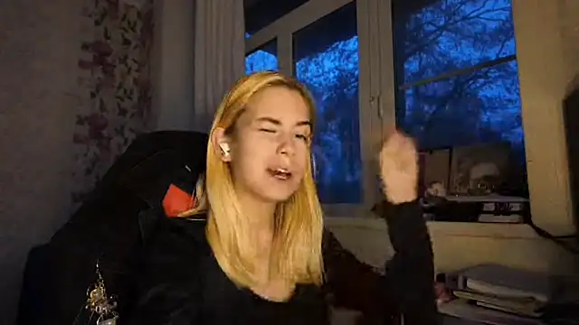 Witching_Moon webcam