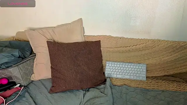 emilytrays - Emilytrays's free webcam