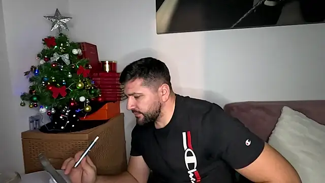 Gold_Alpha_Boy webcam