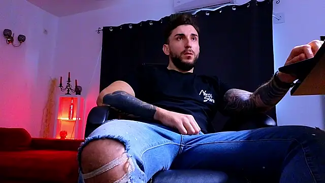 MightyAaron66 webcam