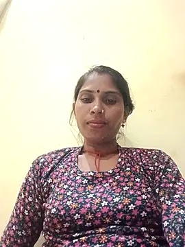 Veshali_Love143 webcam