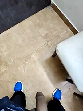 desi_alpha_boy webcam