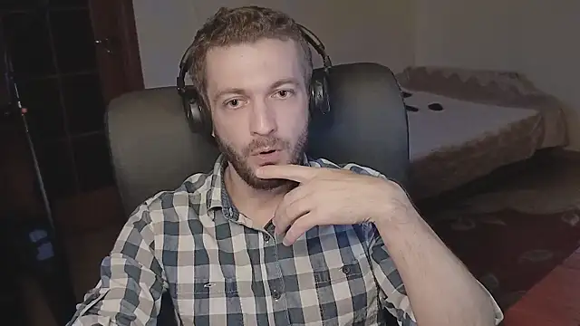 333Alone_in_theDark777 webcam