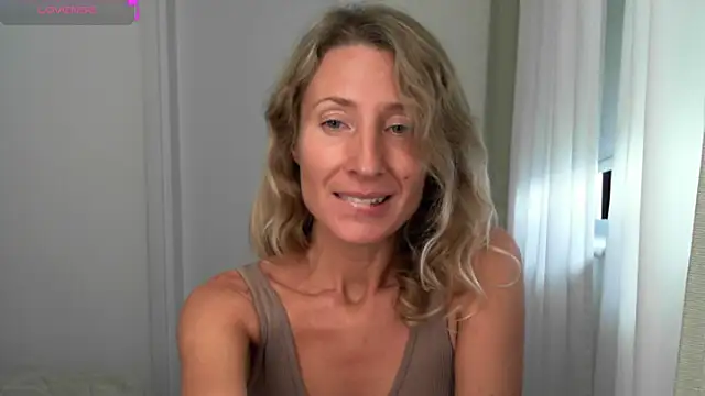 paevoa - Paevoa's free webcam - UK Sex Cams