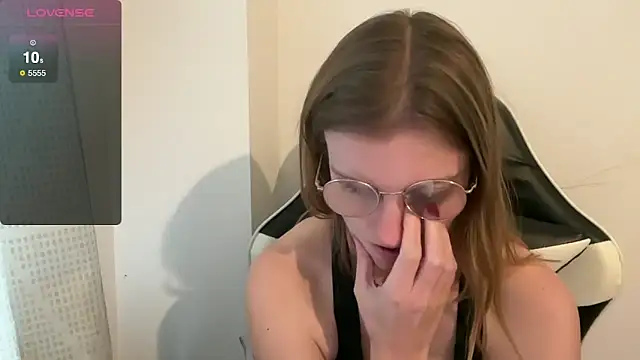 BustyKellyXXX webcam