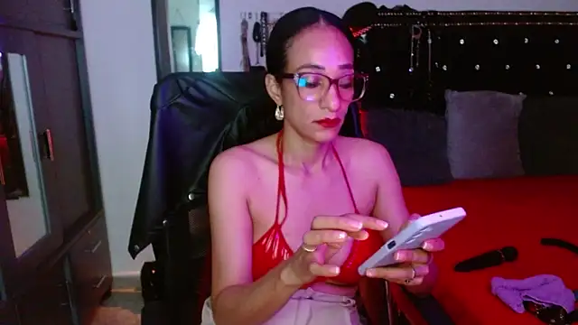 AmelieMartinez webcam