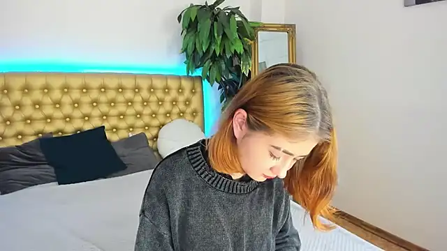 KristineGloww webcam