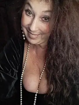 GypsyEsmeralda webcam