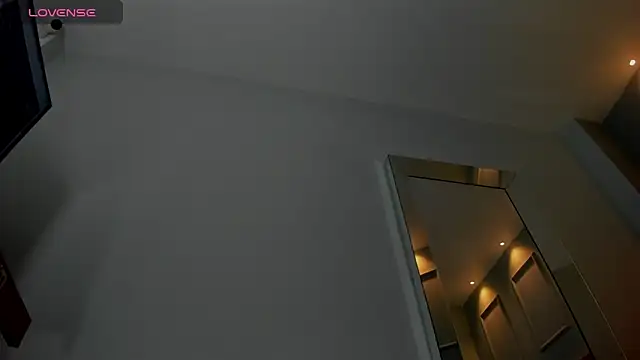 ALISSON_BARKER webcam