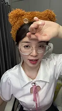 Qianqian-888 webcam