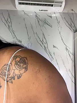 Webcam Model (angelGgold)  is live.Free join now!