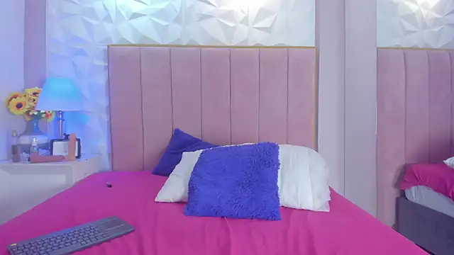 Sophiia_Collinss_ webcam