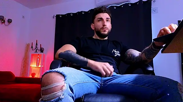 mightyaaron66 - MightyAaron66's free webcam - UK Sex Cams