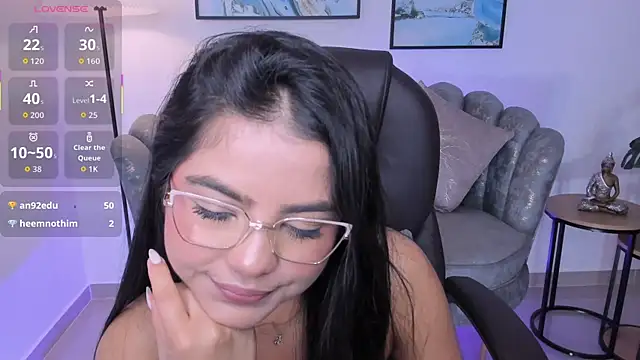 Layla_Breezee webcam