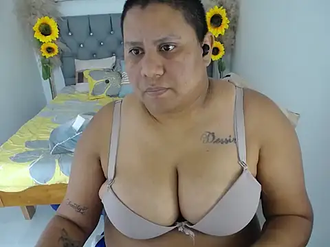 hotlesby_valery webcam