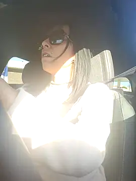 misscectito13 (F milf) - doigt chatte show