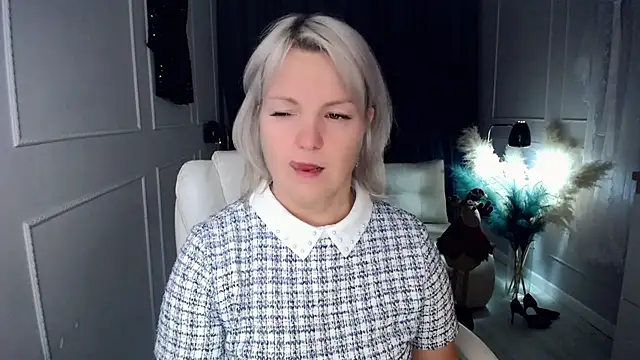 Juarnea webcam stripchat model stream image