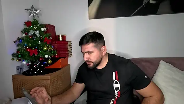 Gold_Alpha_Boy webcam