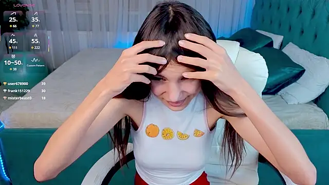 Little__Lunaa webcam