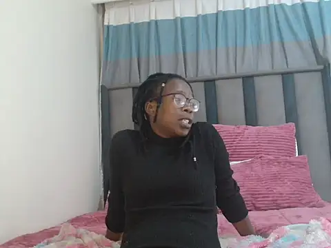 SlimEbonydoll webcam