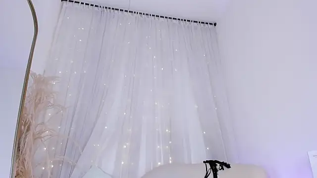 kyany_ (F young) - flash my tits and bounce