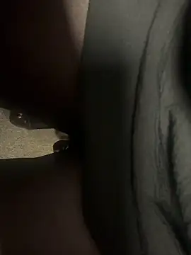 HiddenHoneyLDN webcam