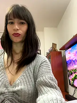 Webcam Model (AlanaRius18)  is live.Free join now!