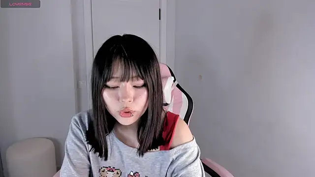 hee_young11 (F teen) - I like Hitomi