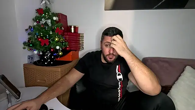 Gold_Alpha_Boy webcam